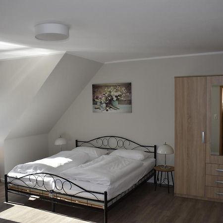 Pension Zur Schleuse Garni Am Elbe Luebeck - Kanal In Witzeeze Экстерьер фото