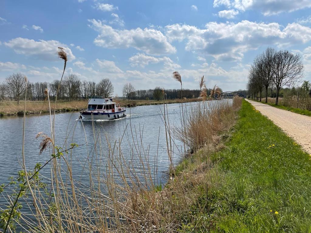 Pension Zur Schleuse Garni Am Elbe Luebeck - Kanal In Witzeeze Экстерьер фото