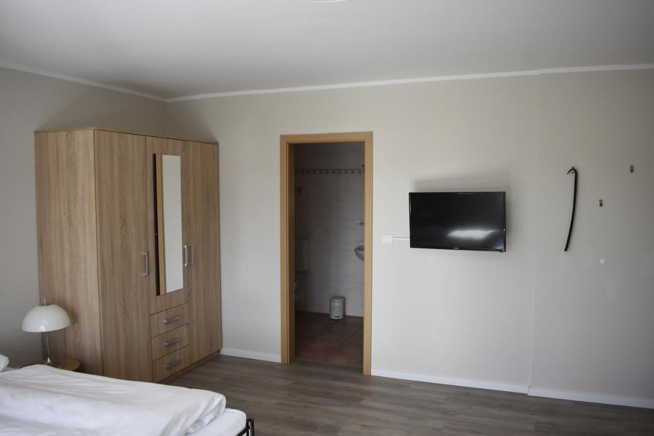 Pension Zur Schleuse Garni Am Elbe Luebeck - Kanal In Witzeeze Экстерьер фото