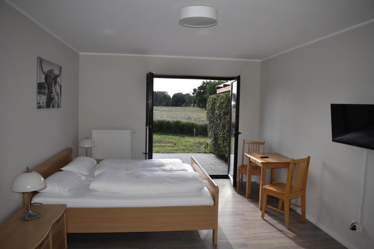 Pension Zur Schleuse Garni Am Elbe Luebeck - Kanal In Witzeeze Экстерьер фото