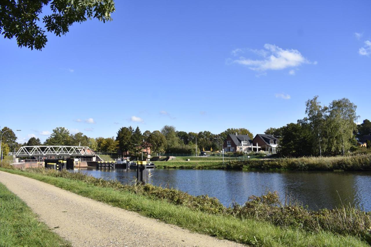 Pension Zur Schleuse Garni Am Elbe Luebeck - Kanal In Witzeeze Экстерьер фото