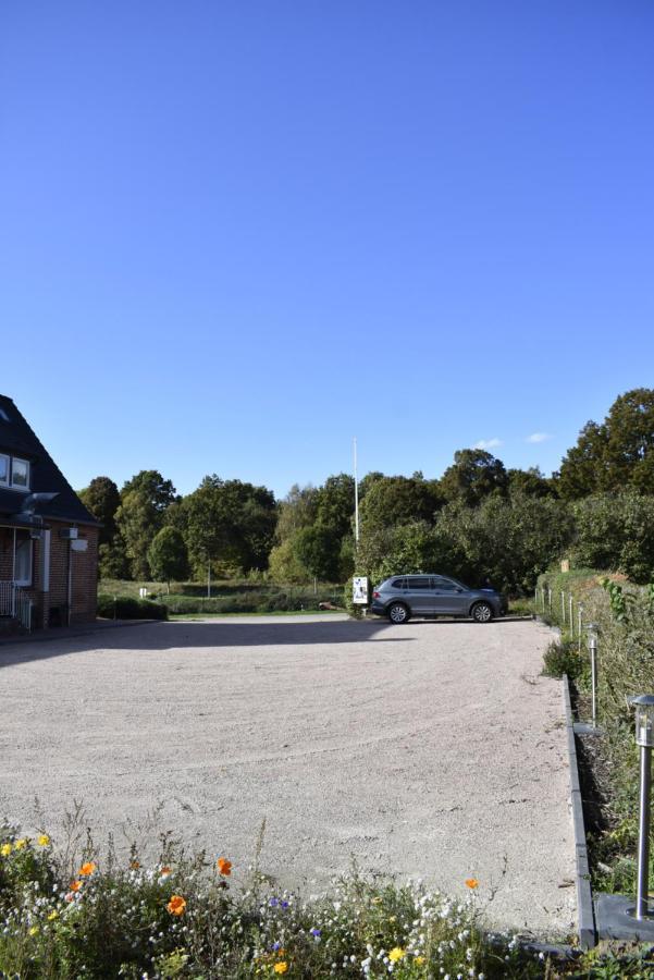 Pension Zur Schleuse Garni Am Elbe Luebeck - Kanal In Witzeeze Экстерьер фото