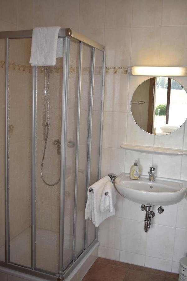 Pension Zur Schleuse Garni Am Elbe Luebeck - Kanal In Witzeeze Экстерьер фото